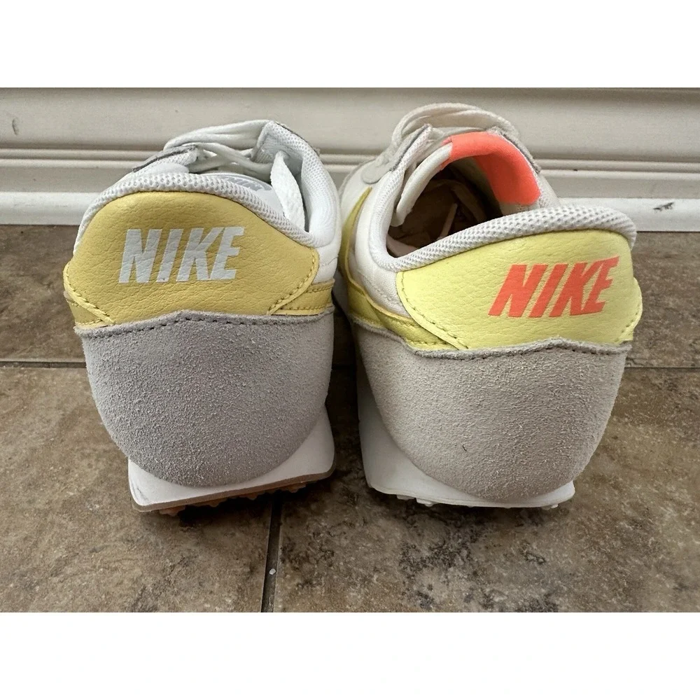 Nike Womens Daybreak Multicolors, Mismatch  Shoes Sneakers Sz 7 SALE SAMPLE